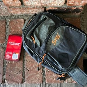 New women’s cross-body pistol bag